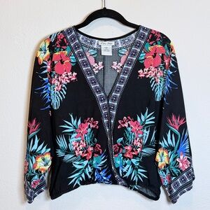 Flying Tomato Black Top with Vibrant Tropical Floral Print Size Small